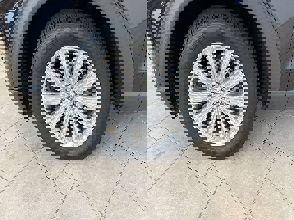 Used 2022 Ford Explorer Limited w/ Equipment Group 301A image 14