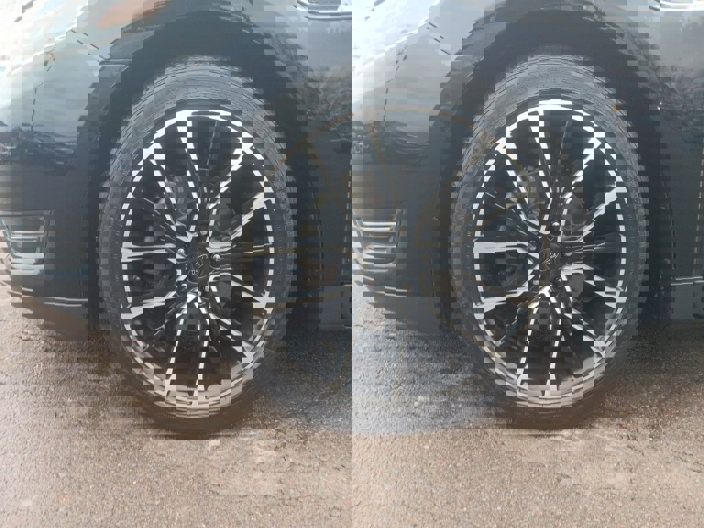 Used 2018 Ford Taurus Limited image 6