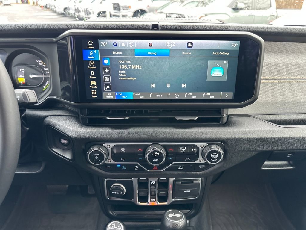 Used 2024 Jeep Wrangler Unlimited image 17