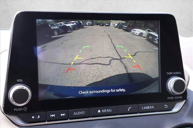Used 2024 Nissan Sentra SV FWD image 18