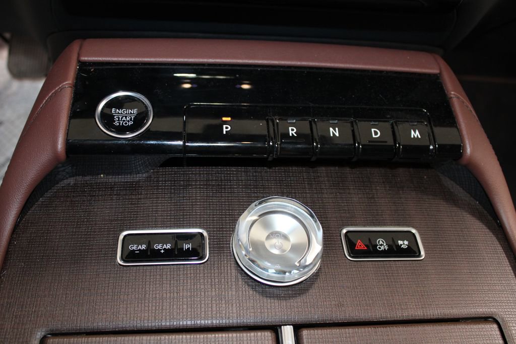 Used 2025 Lincoln Navigator Reserve image 31