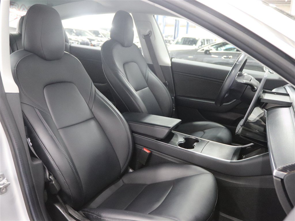 Used 2018 Tesla Model 3 Long Range RWD image 24