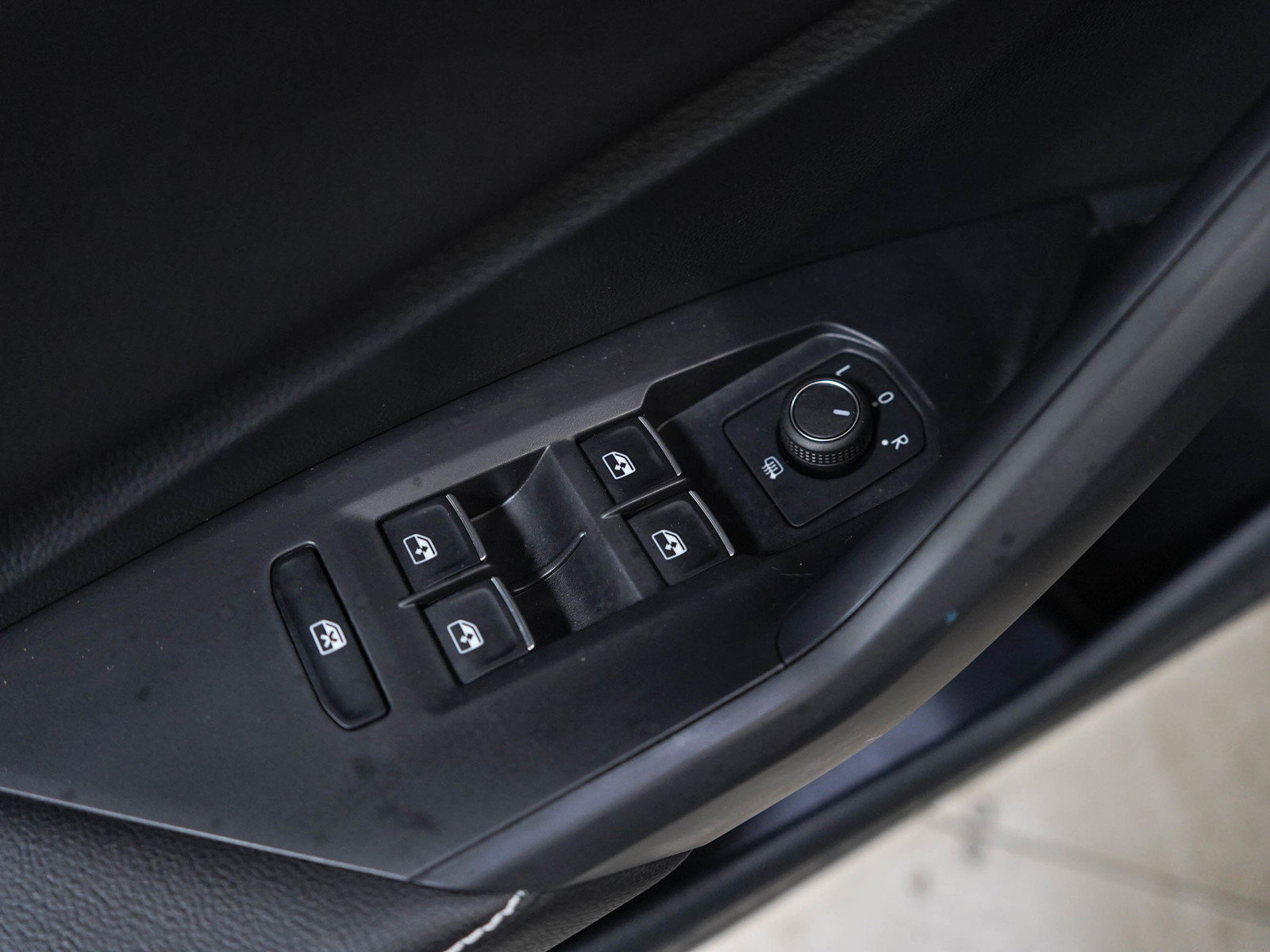 Used 2023 Volkswagen Jetta Sport FWD image 19