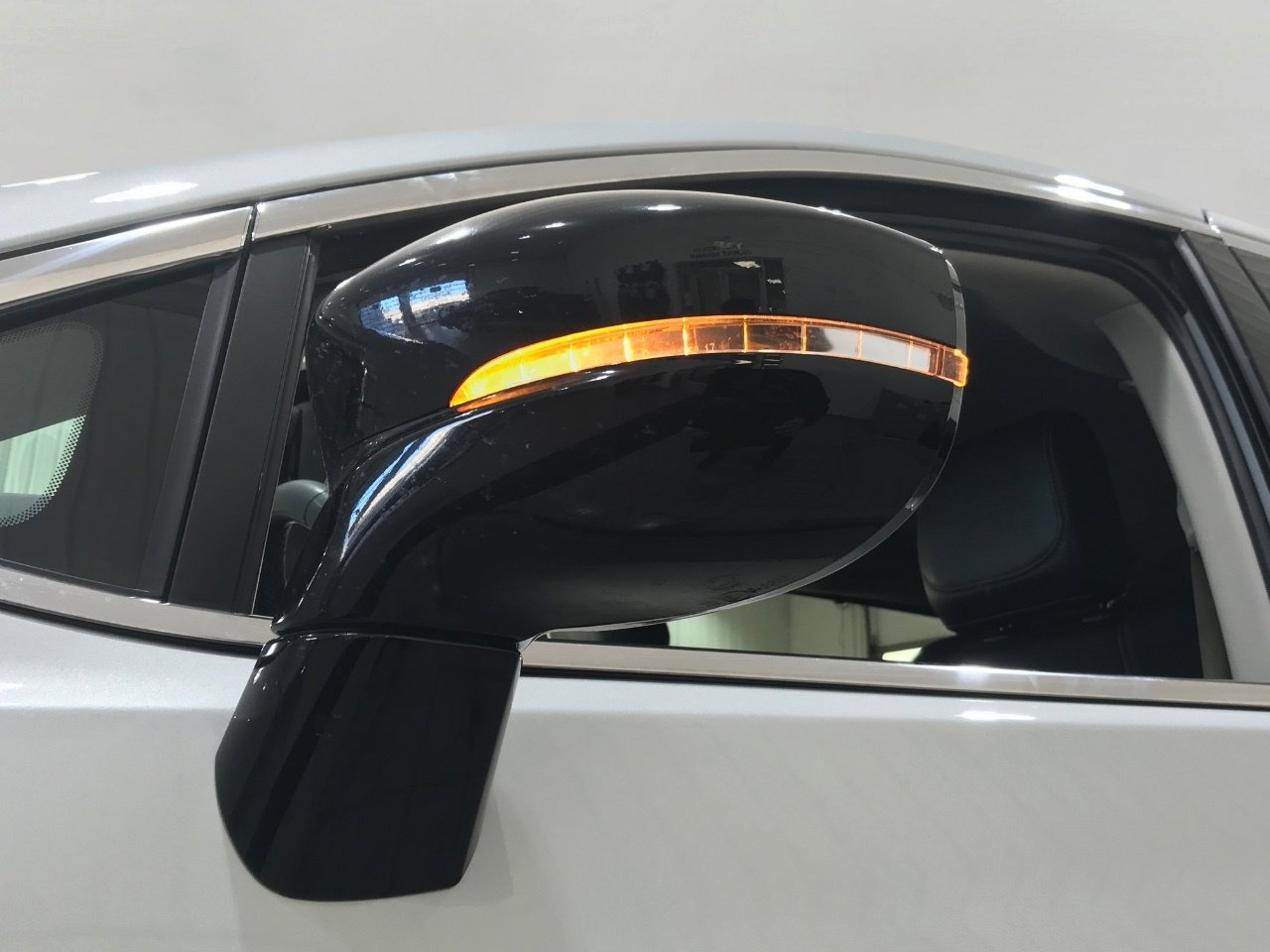 Used 2024 Chrysler Pacifica Touring-L image 38