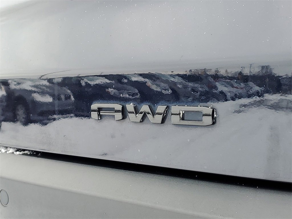 Used 2022 GMC Acadia SLE w/ Driver Convenience Package image 7