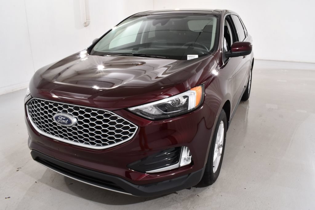 Used 2023 Ford Edge SEL w/ Convenience Package AWD/4WD image 2