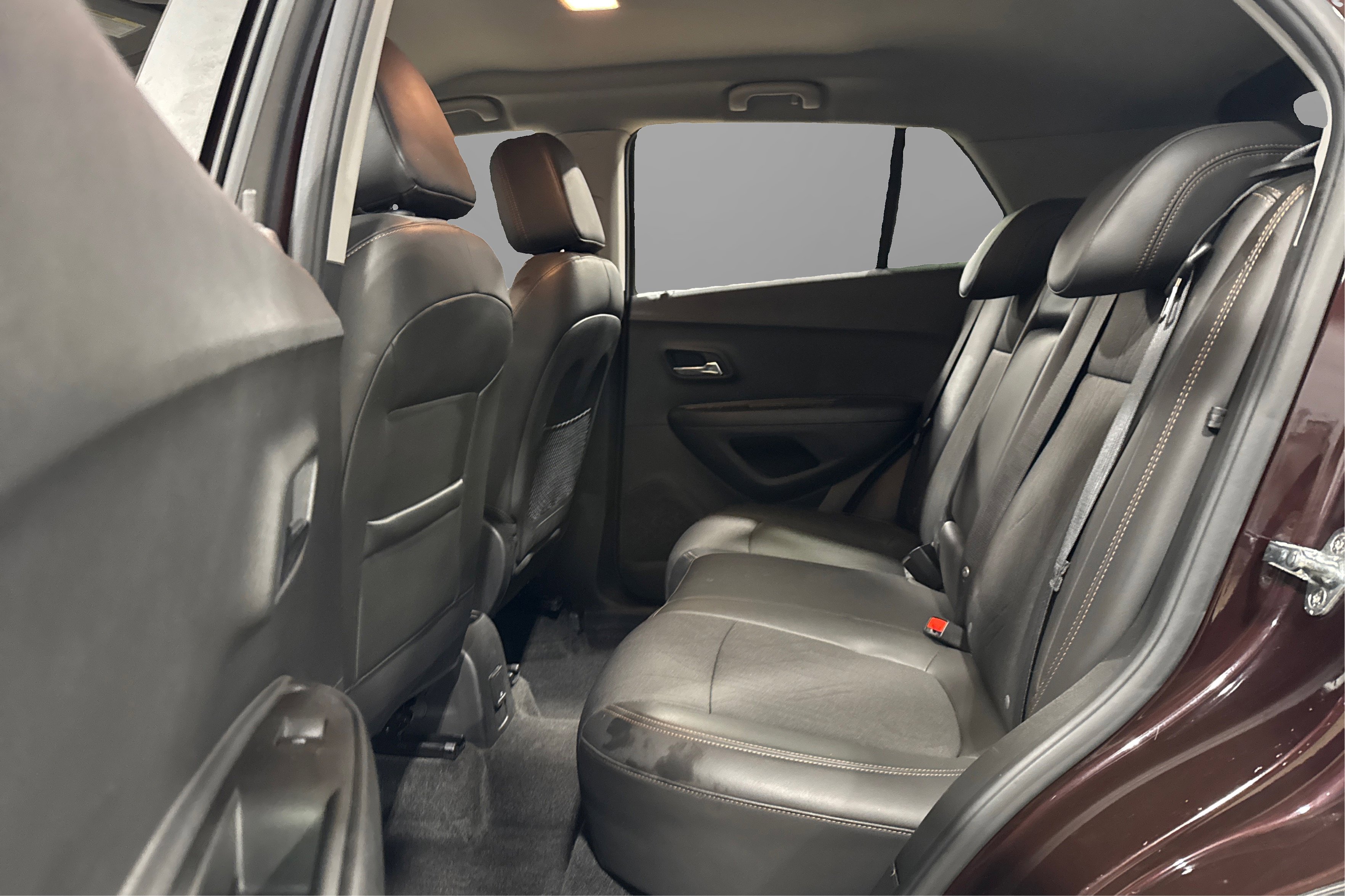 Used 2020 Chevrolet Trax LT w/ Driver Confidence Package image 35