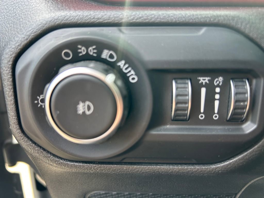 Used 2018 Jeep Wrangler Unlimited Rubicon AWD/4WD image 20