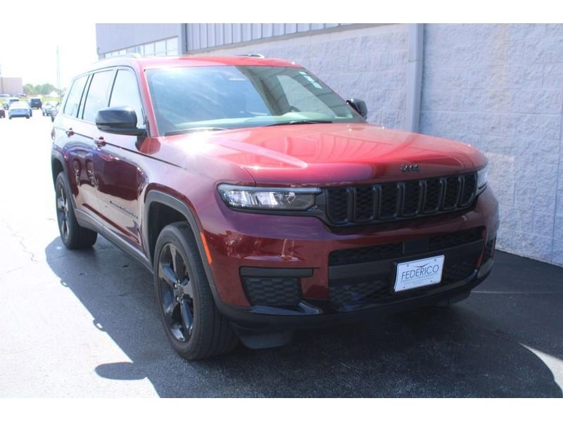 Used 2023 Jeep Grand Cherokee L Laredo AWD/4WD image 2