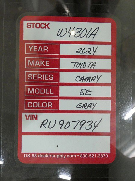 Used 2024 Toyota Camry SE image 25