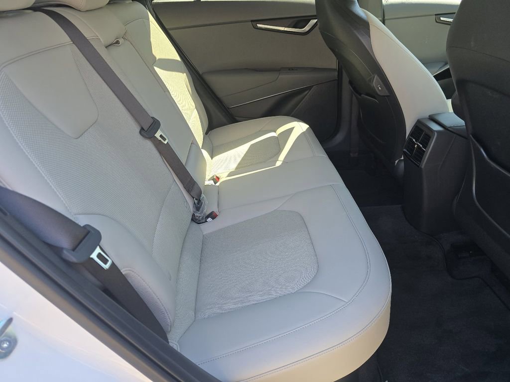 Used 2025 Kia Niro EX image 19