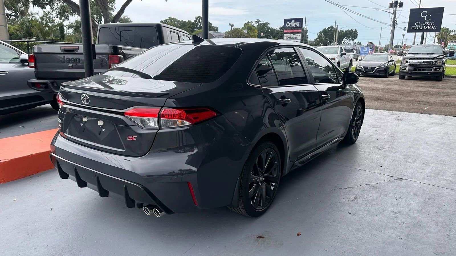 Used 2025 Toyota Corolla SE image 5