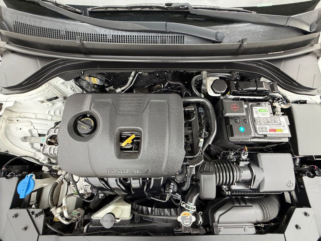 Used 2020 Hyundai Elantra SE w/ Cargo Package (C1) image 9