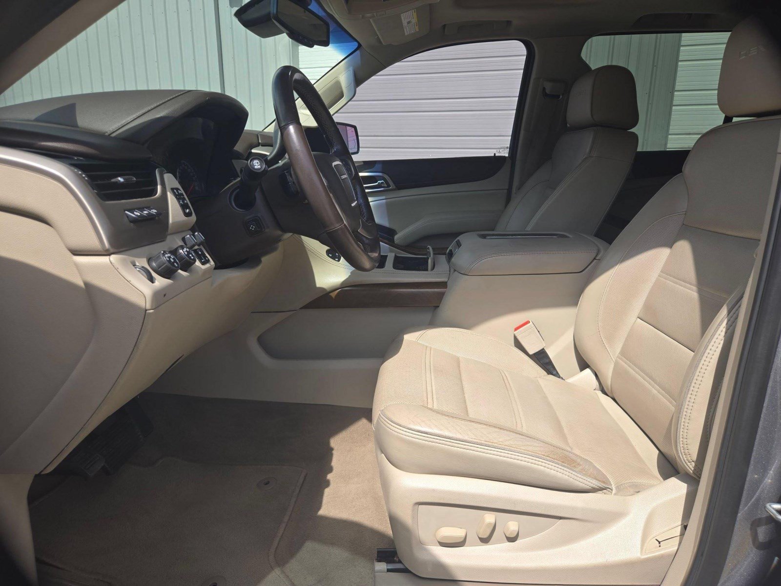 Used 2020 GMC Yukon XL Denali w/ Denali Premium Package AWD/4WD image 9
