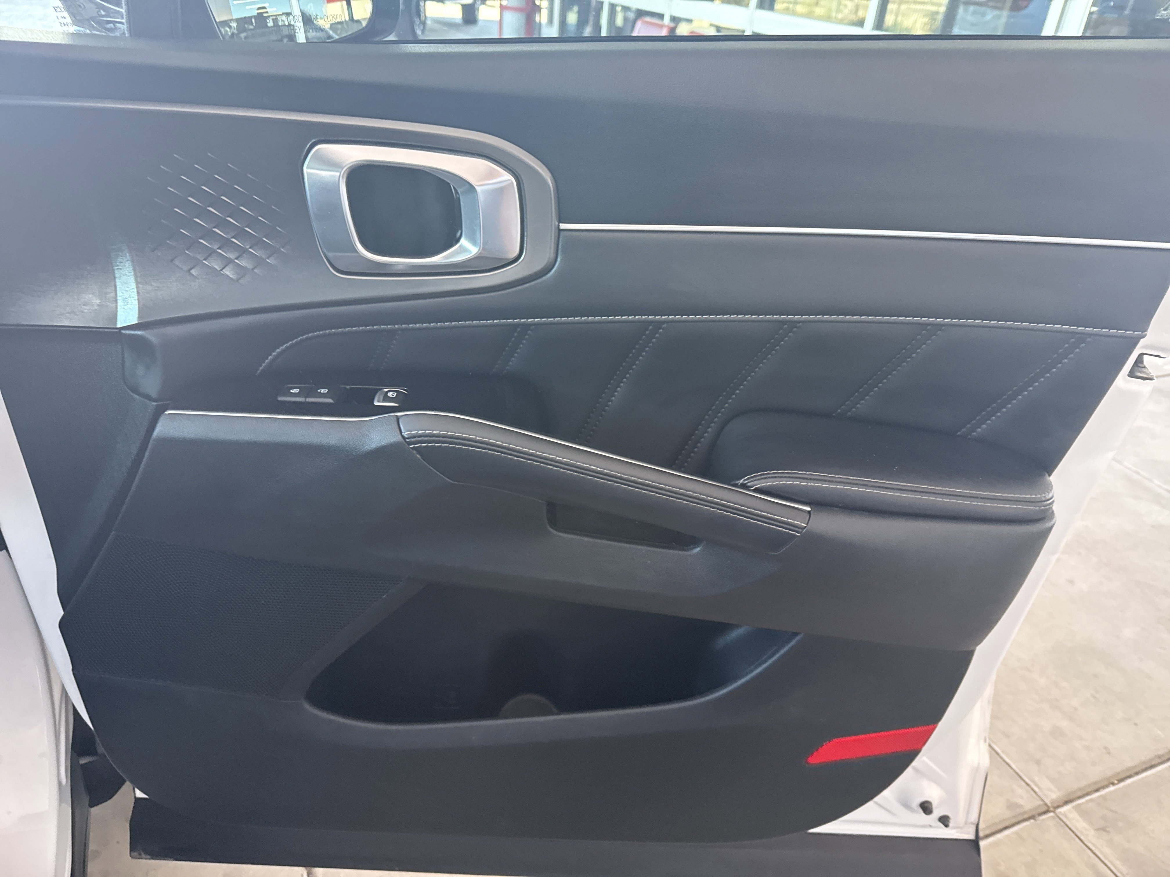 Used 2021 Kia Sorento SX image 22
