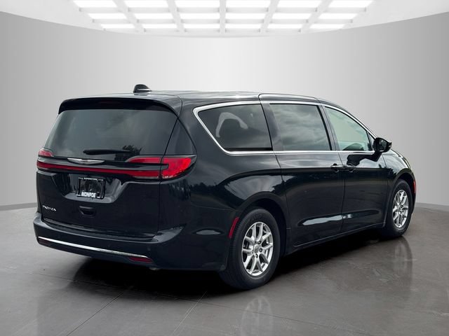 Certified 2025 Chrysler Pacifica Select FWD image 7