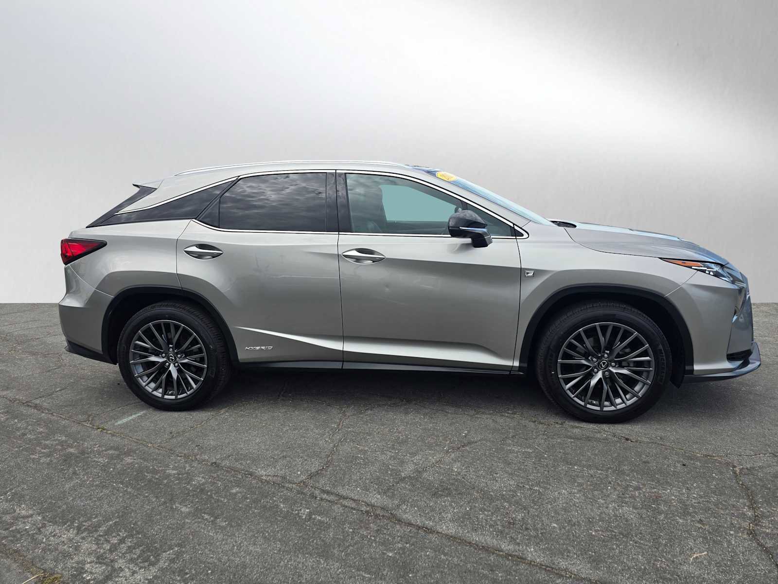 Used 2017 Lexus RX 450h F Sport image 2