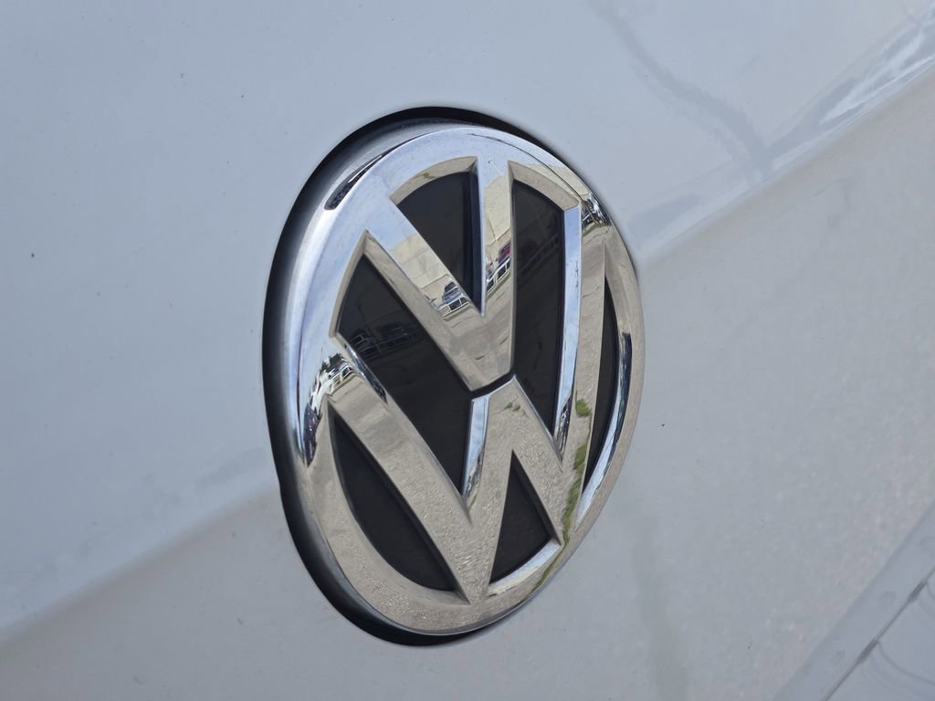 Used 2019 Volkswagen Golf SE image 11