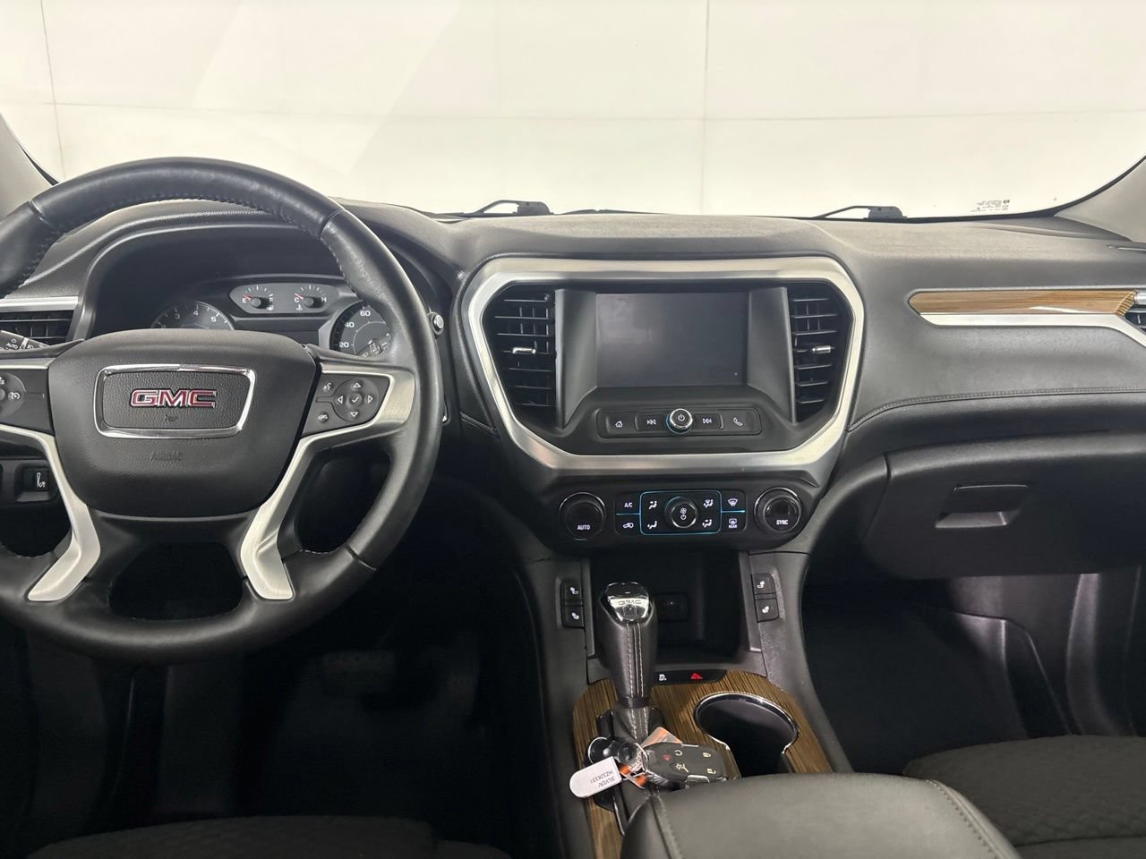 Used 2017 GMC Acadia SLE w/ Driver Alert Package I AWD/4WD image 24