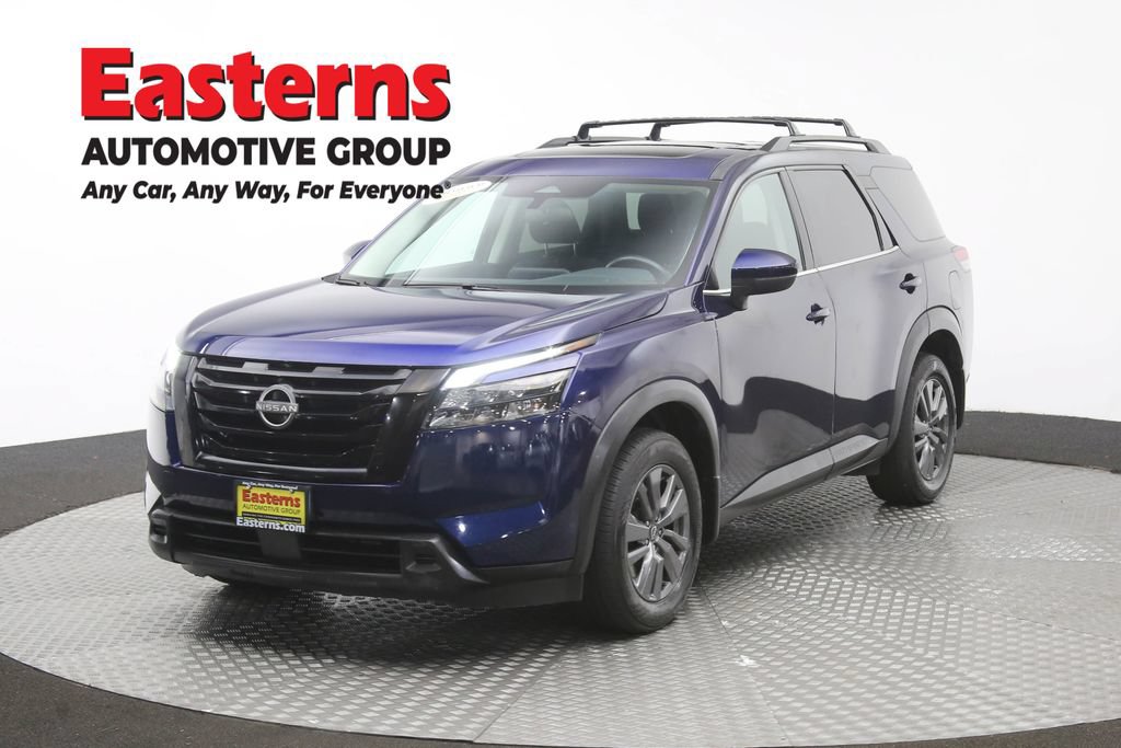 Used 2023 Nissan Pathfinder SV w/ SV Premium Package AWD/4WD image 1