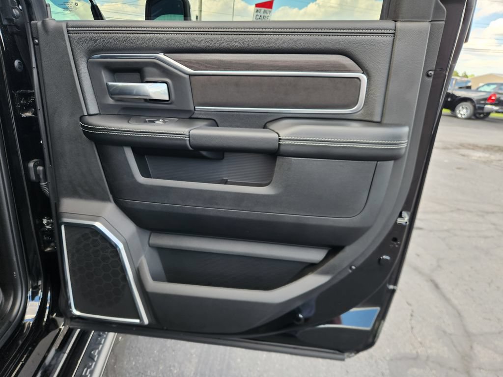 New 2026 RAM 2500 Laramie AWD/4WD image 15