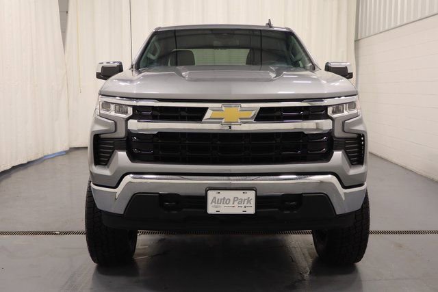 Used 2025 Chevrolet Silverado 1500 LT image 4