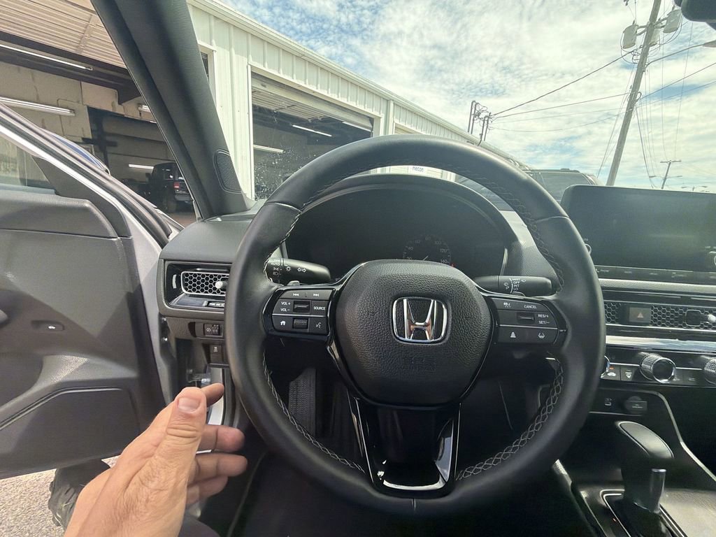 Used 2025 Honda Civic Sport image 14