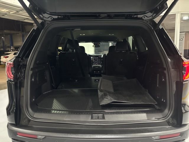 Used 2024 GMC Acadia AT4 w/ Luxury Package image 30