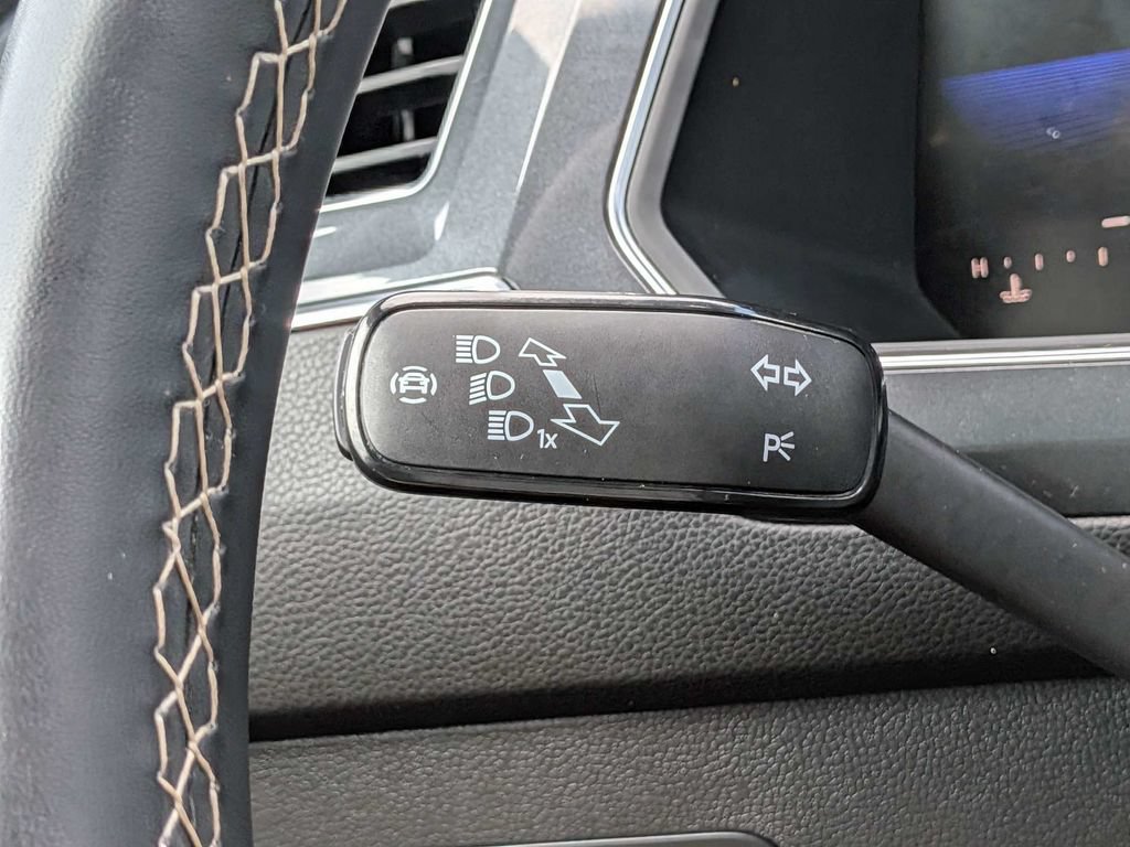 Used 2023 Volkswagen Tiguan SE R-Line FWD image 35