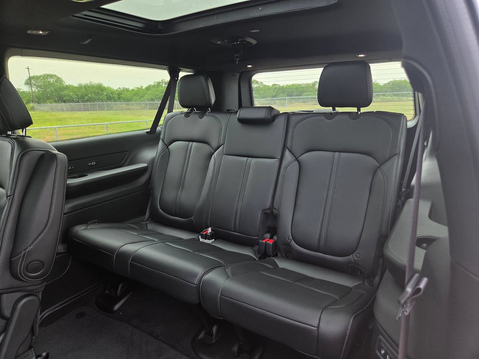 New 2026 Jeep Grand Wagoneer L 4WD w/ Premium Group I image 26