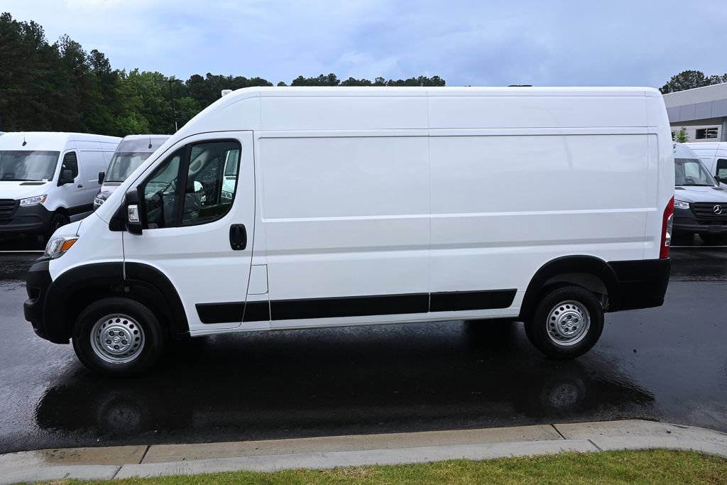 Used 2024 RAM ProMaster 2500 w/ Convenience Group FWD image 3