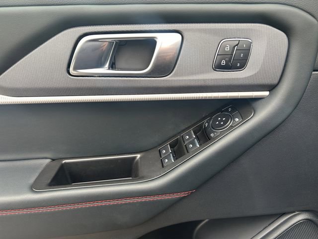 Used 2025 Ford Explorer ST-Line w/ Premium Package image 14