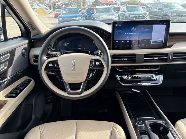 Used 2025 Lincoln Corsair Reserve w/ Equipment Group 202A image 21