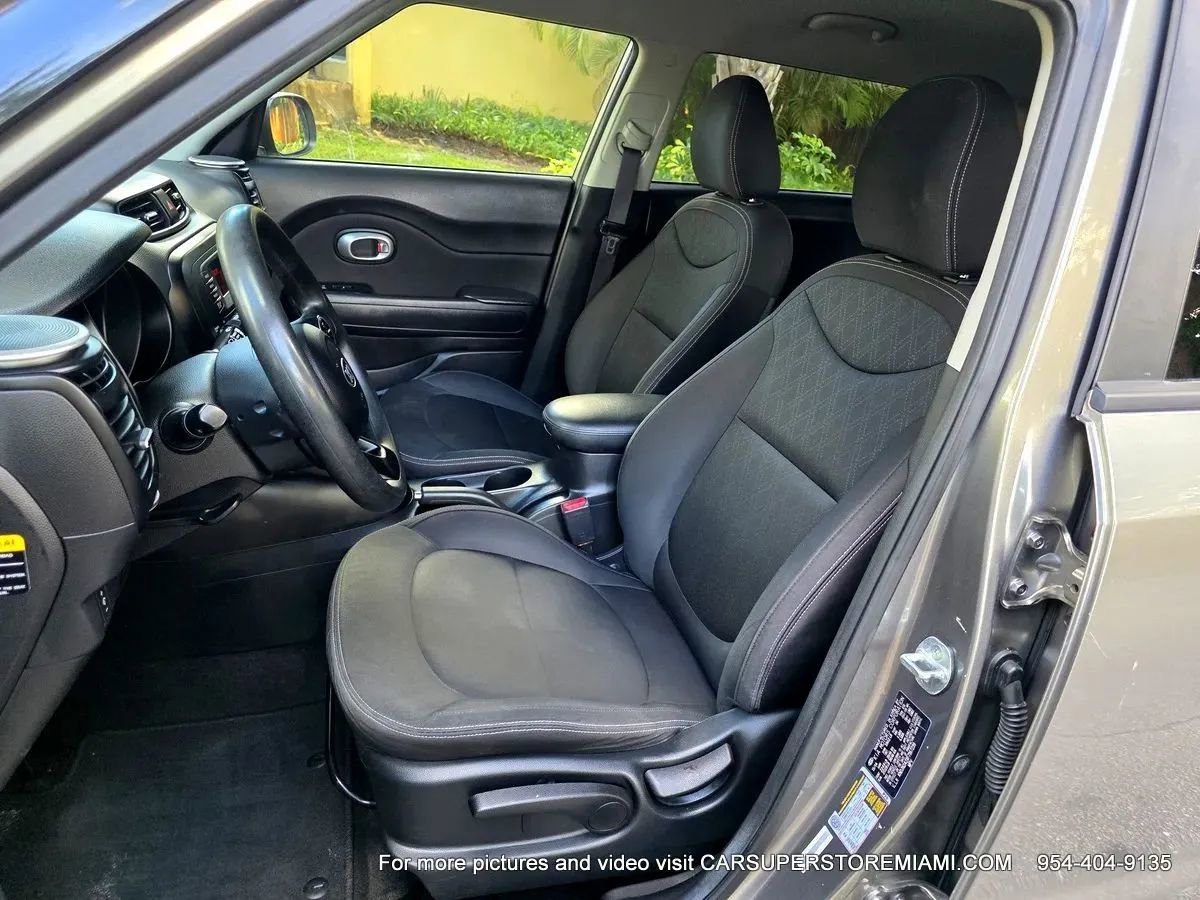 Used 2015 Kia Soul EV FWD image 4