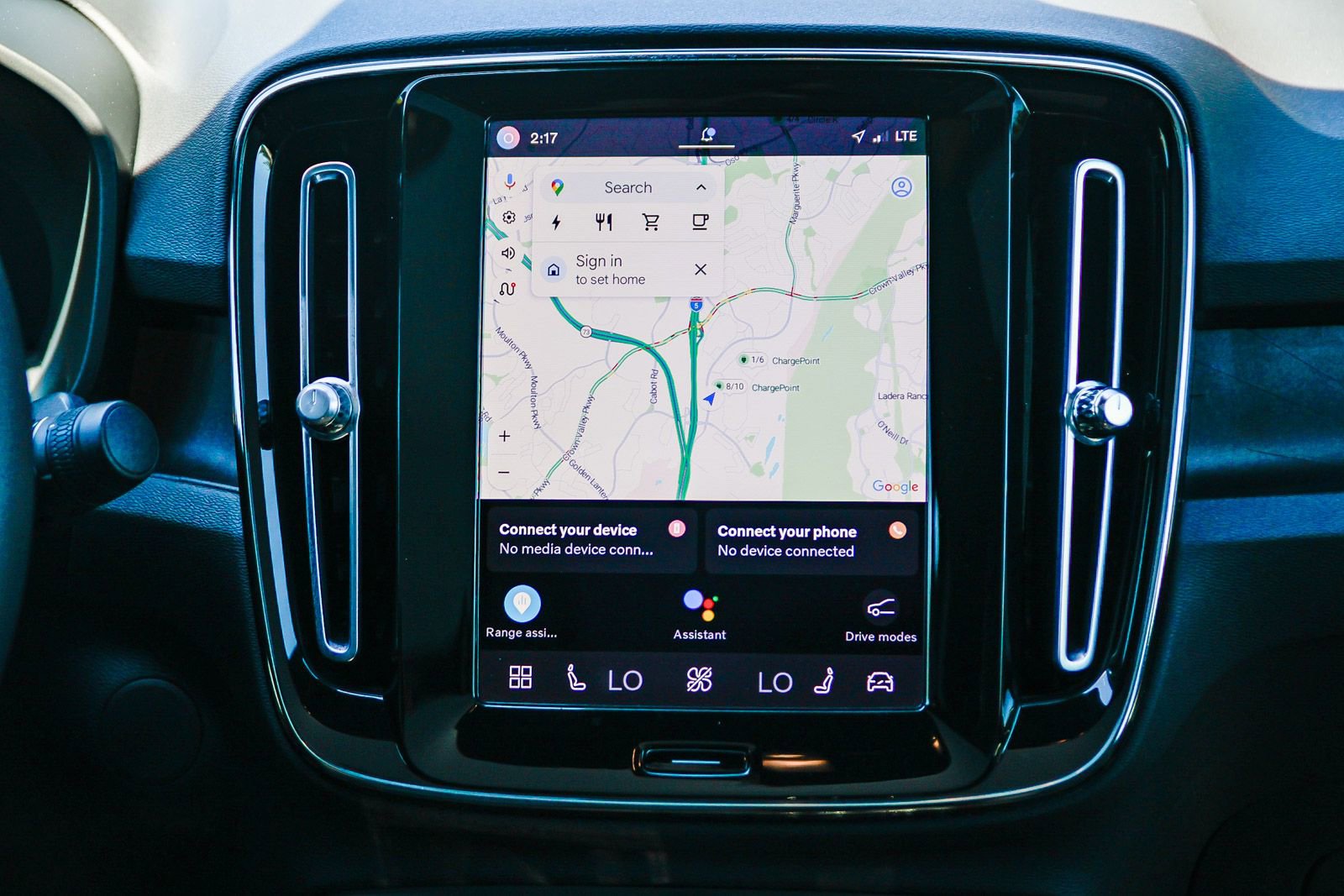 Used 2023 Volvo C40 Recharge Core w/ Protection Package Premier image 16