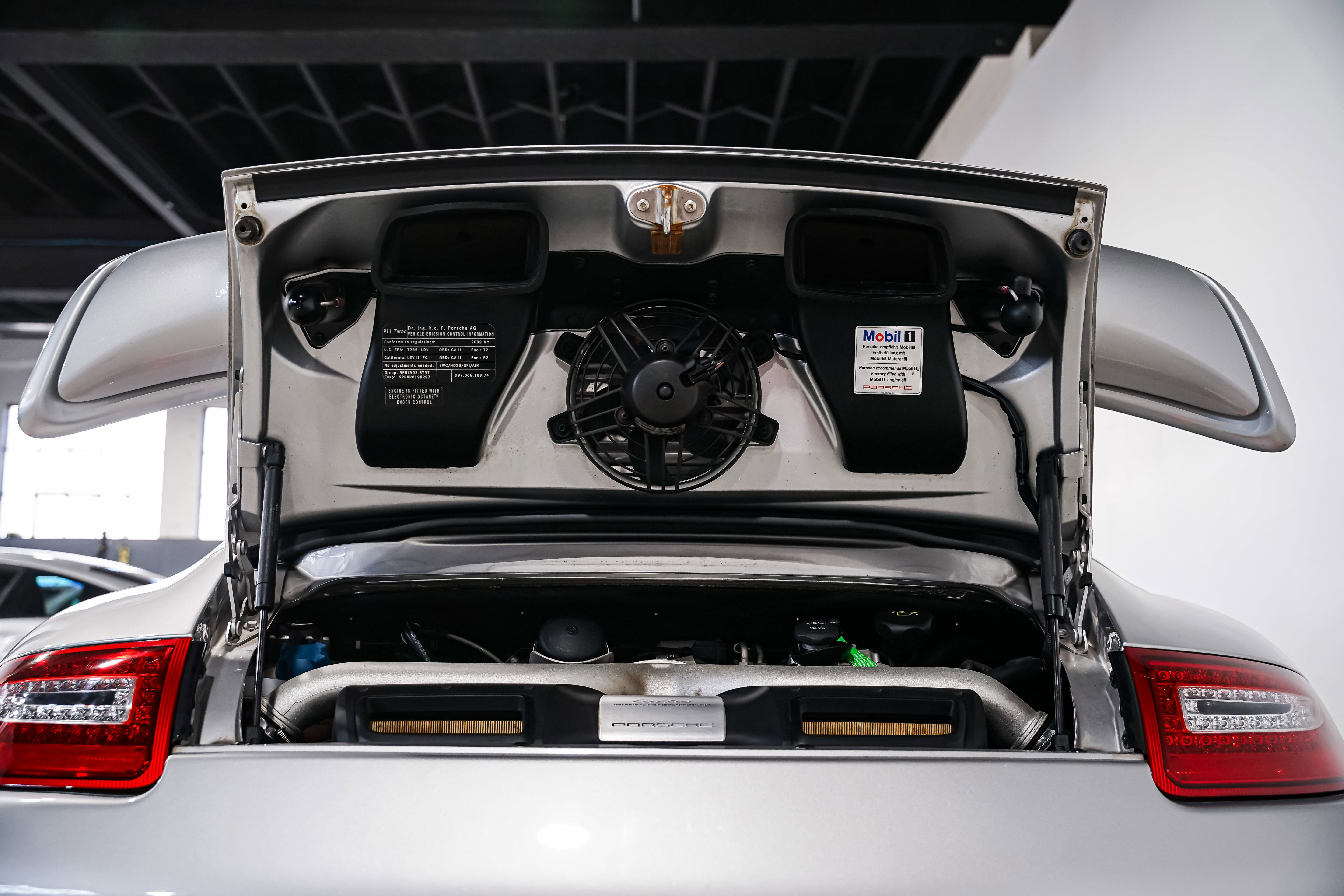 Used 2009 Porsche 911 Turbo image 49