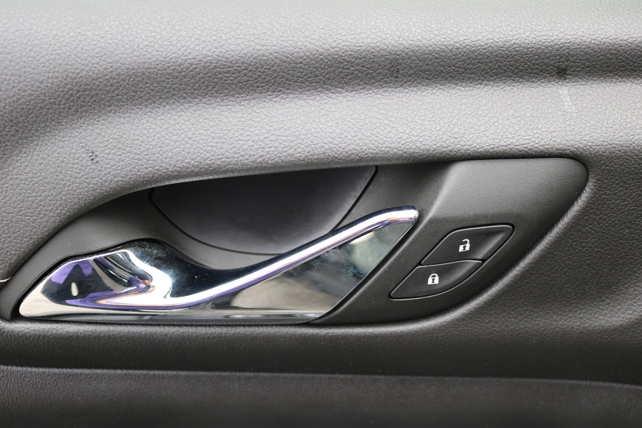 Used 2023 GMC Acadia SLT image 13