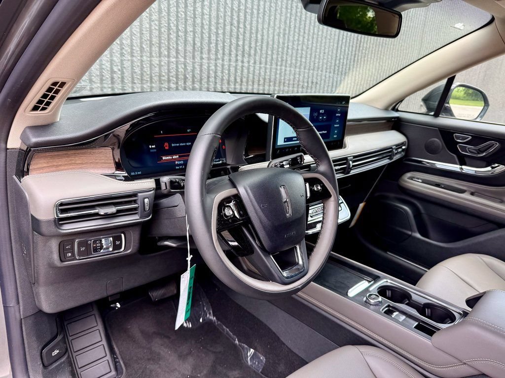 New 2025 Lincoln Corsair Grand Touring AWD/4WD image 9