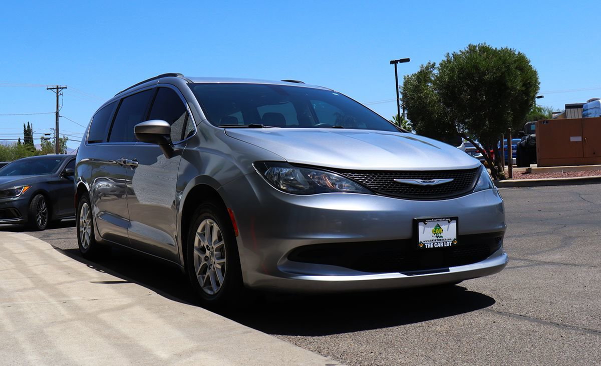 Used 2021 Chrysler Voyager Lxi FWD image 13