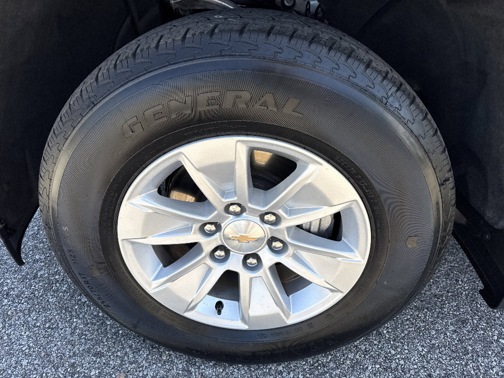 Used 2025 Chevrolet Silverado 1500 LT RWD image 41