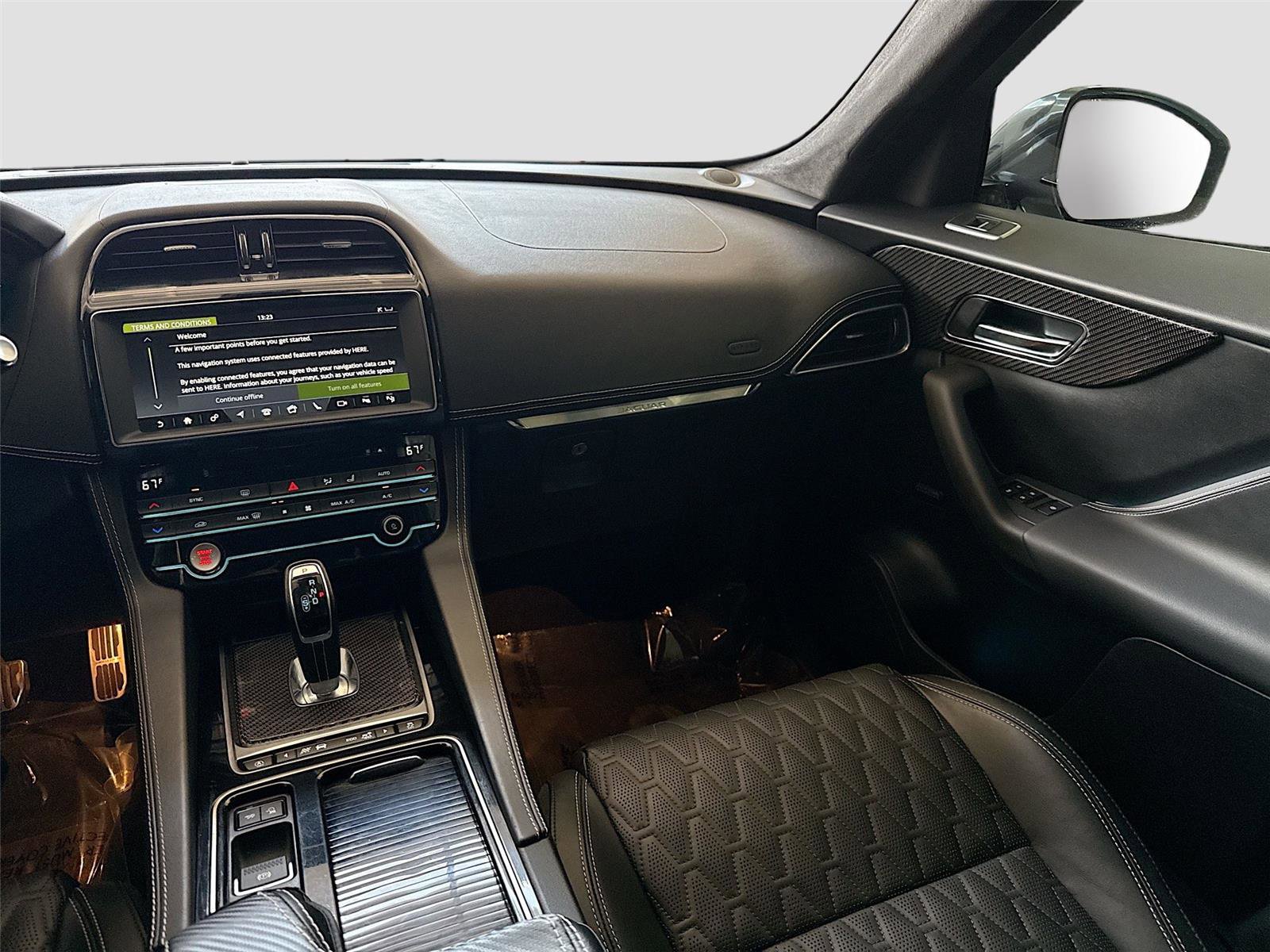 Used 2020 Jaguar F-PACE SVR image 24
