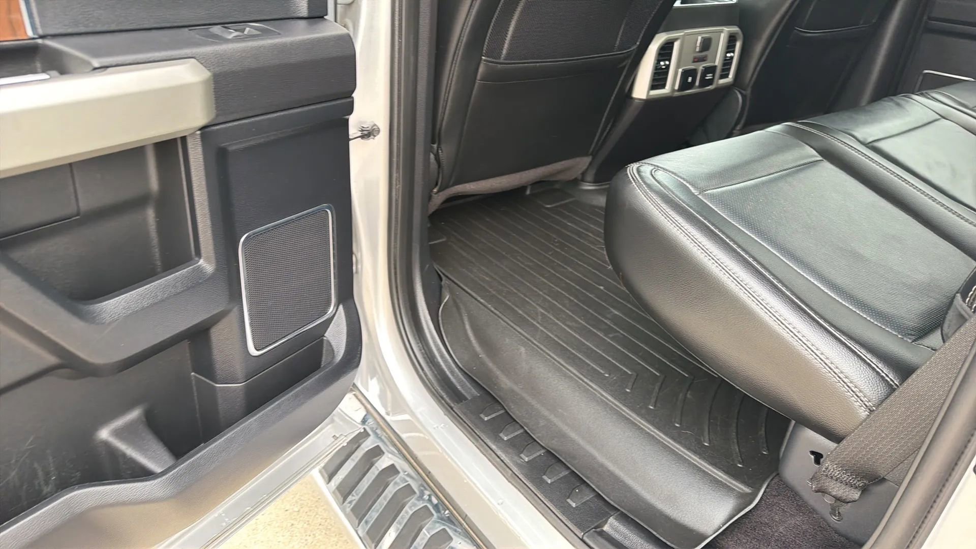 Used 2017 Ford F150 Lariat w/ Equipment Group 502A Luxury image 55