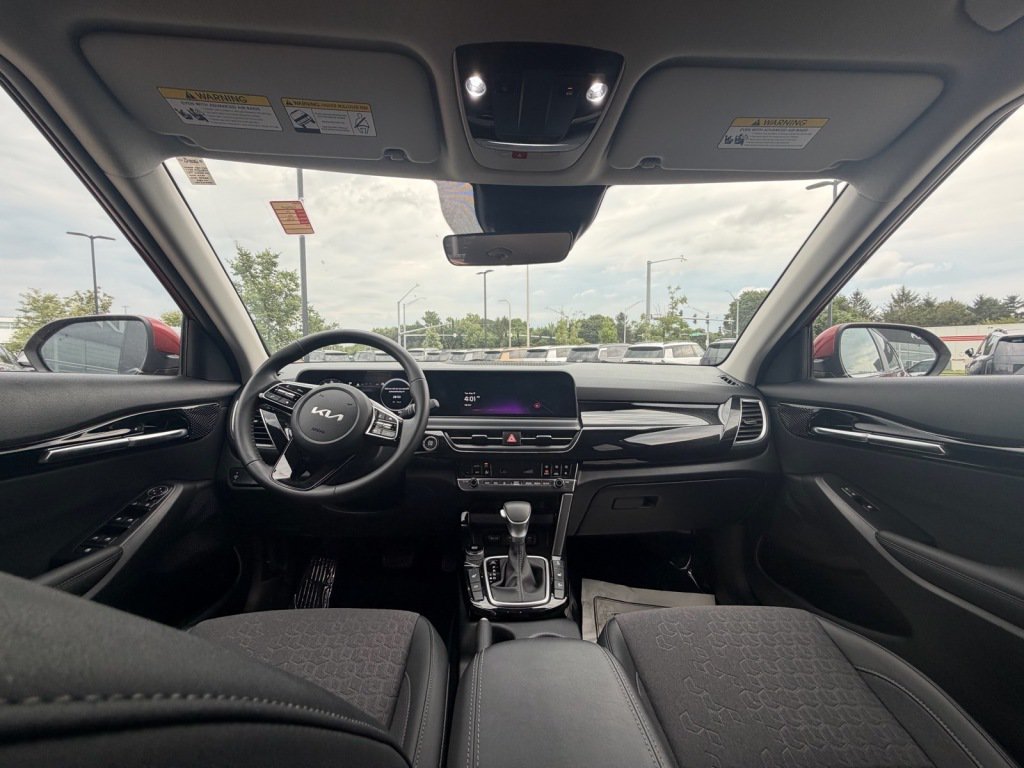 Used 2024 Kia Seltos S AWD/4WD image 7