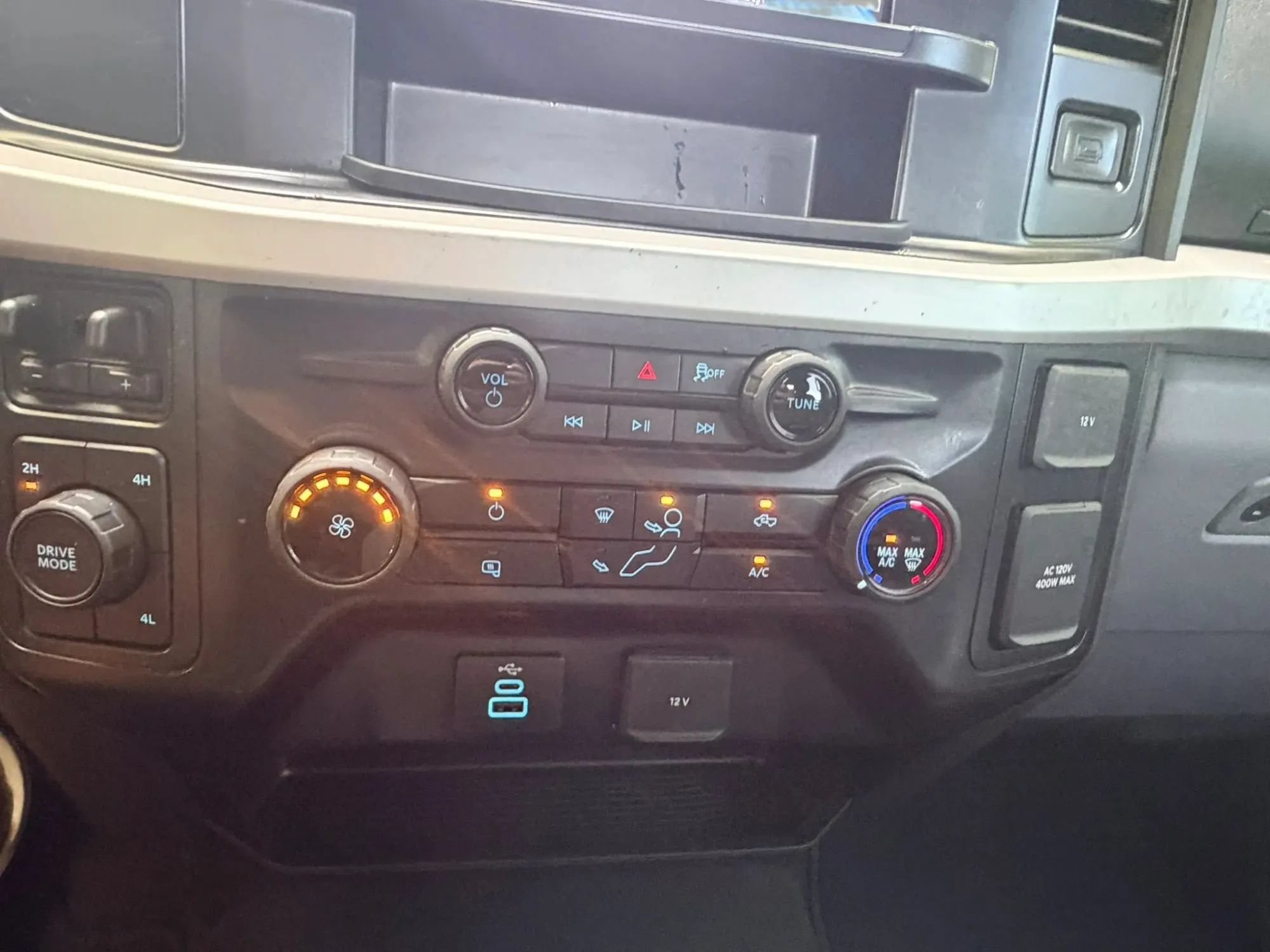 Used 2025 Ford F350 XLT AWD/4WD image 22