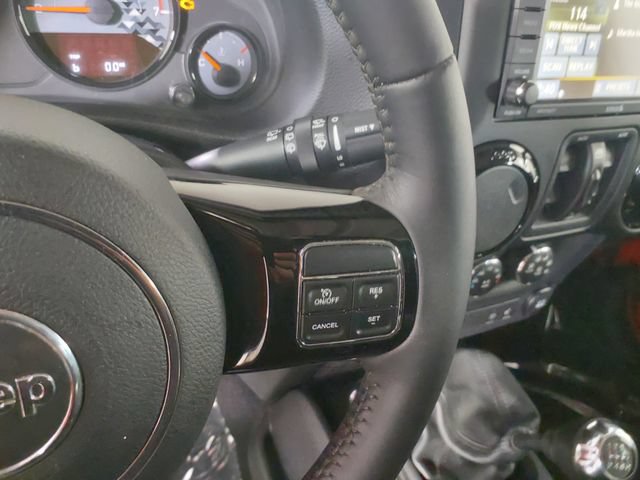 Used 2017 Jeep Wrangler Unlimited Sahara AWD/4WD image 27