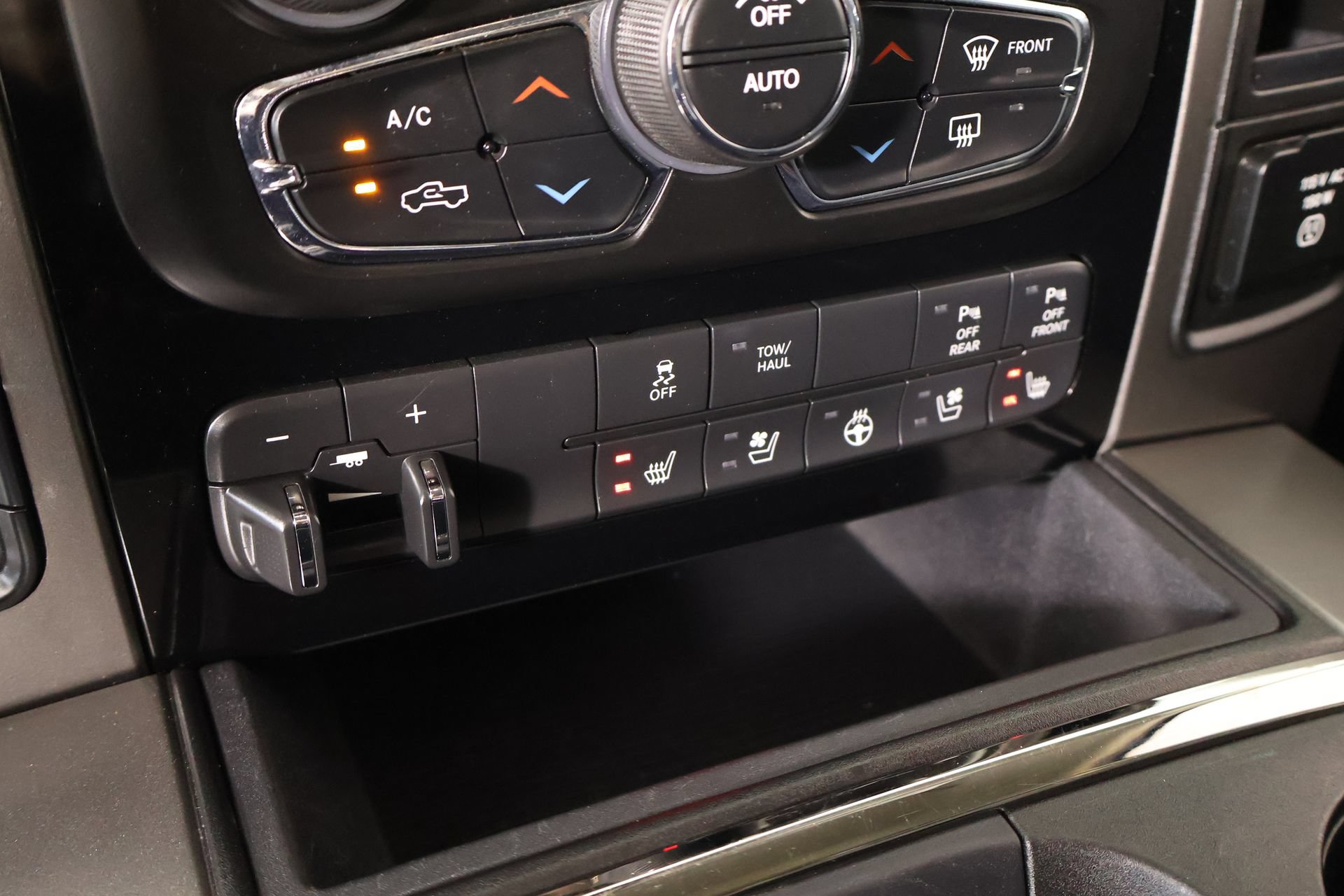 Used 2018 RAM 1500 Sport w/ Convenience Group AWD/4WD image 9
