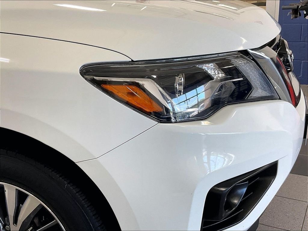 Used 2020 Nissan Pathfinder SV AWD/4WD image 32