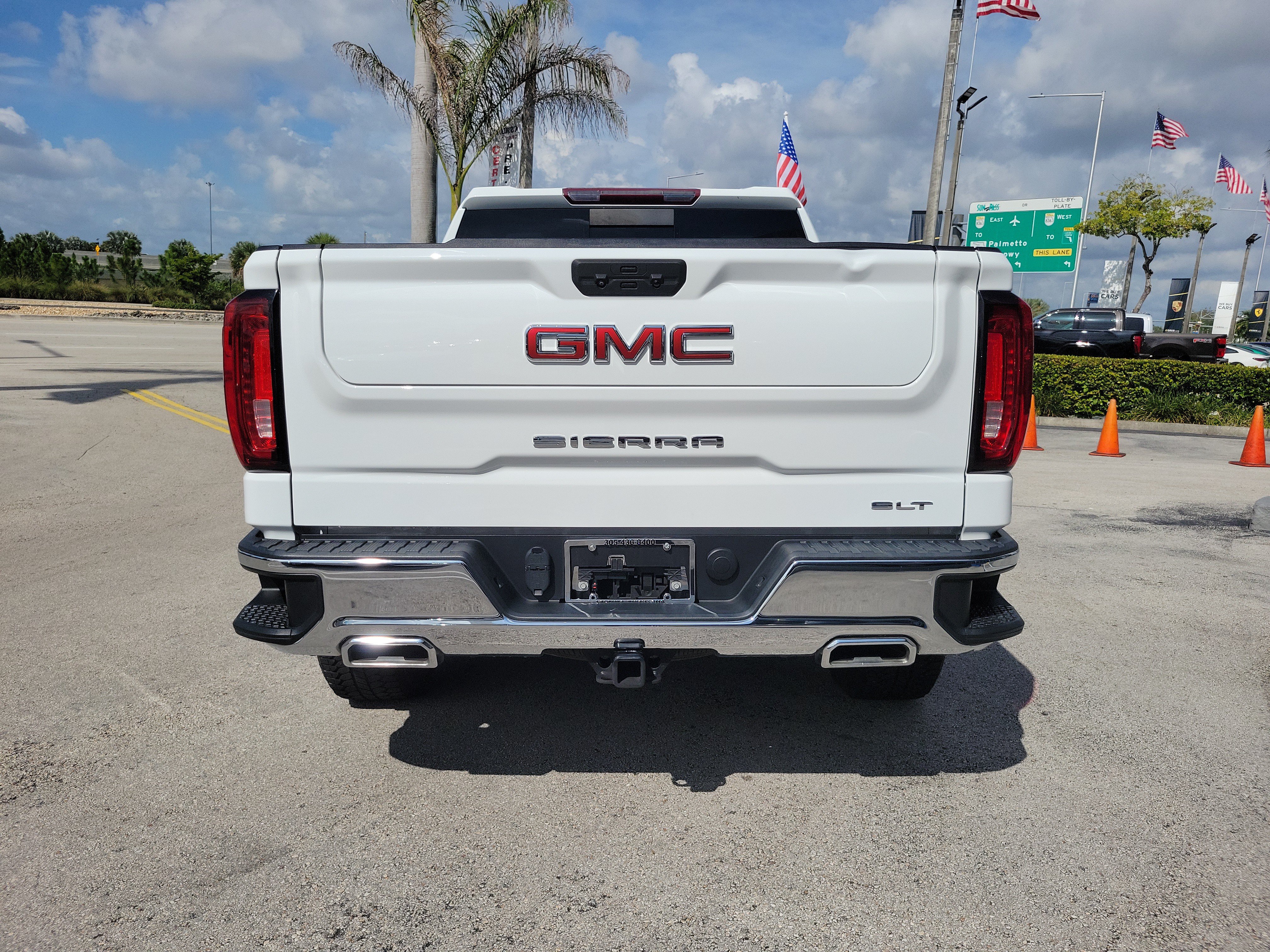 Used 2023 GMC Sierra 1500 SLT w/ SLT Premium Package AWD/4WD image 6