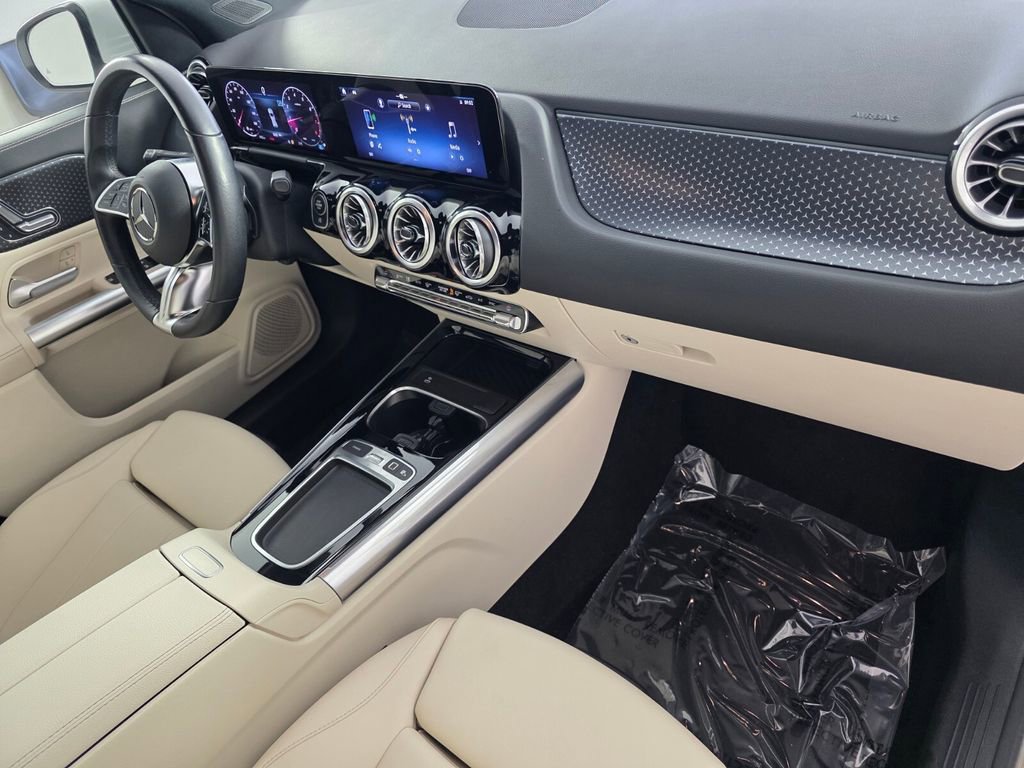 Certified 2025 Mercedes-Benz GLA 250 image 30