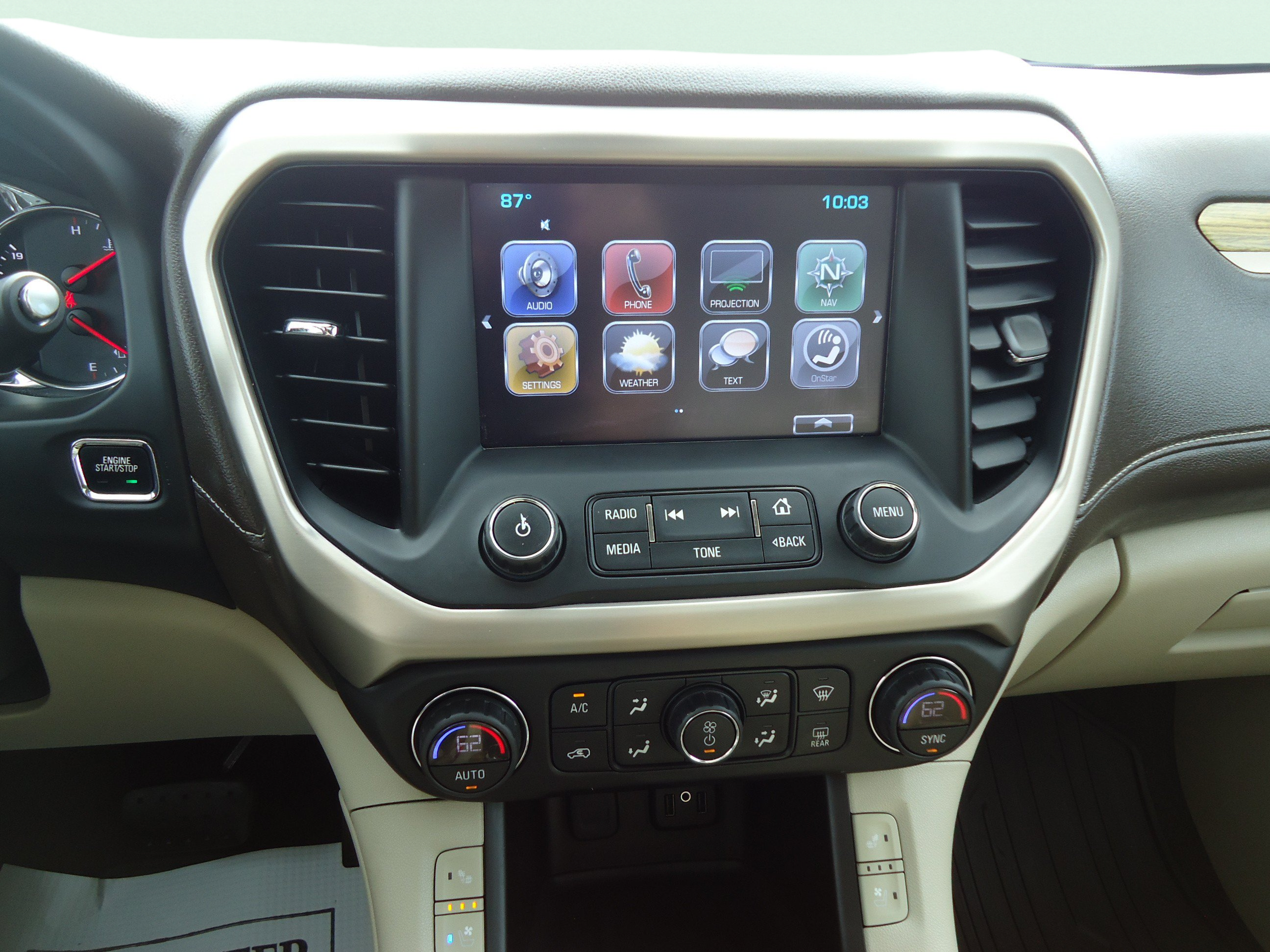 Used 2018 GMC Acadia Denali w/ Technology Package AWD/4WD image 15